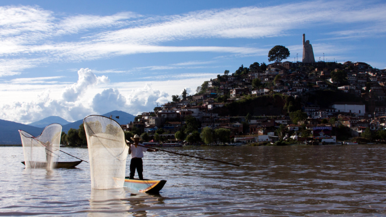 Janitzio un pueblo flotante en el lago de Pátzcuaro México Desconocido