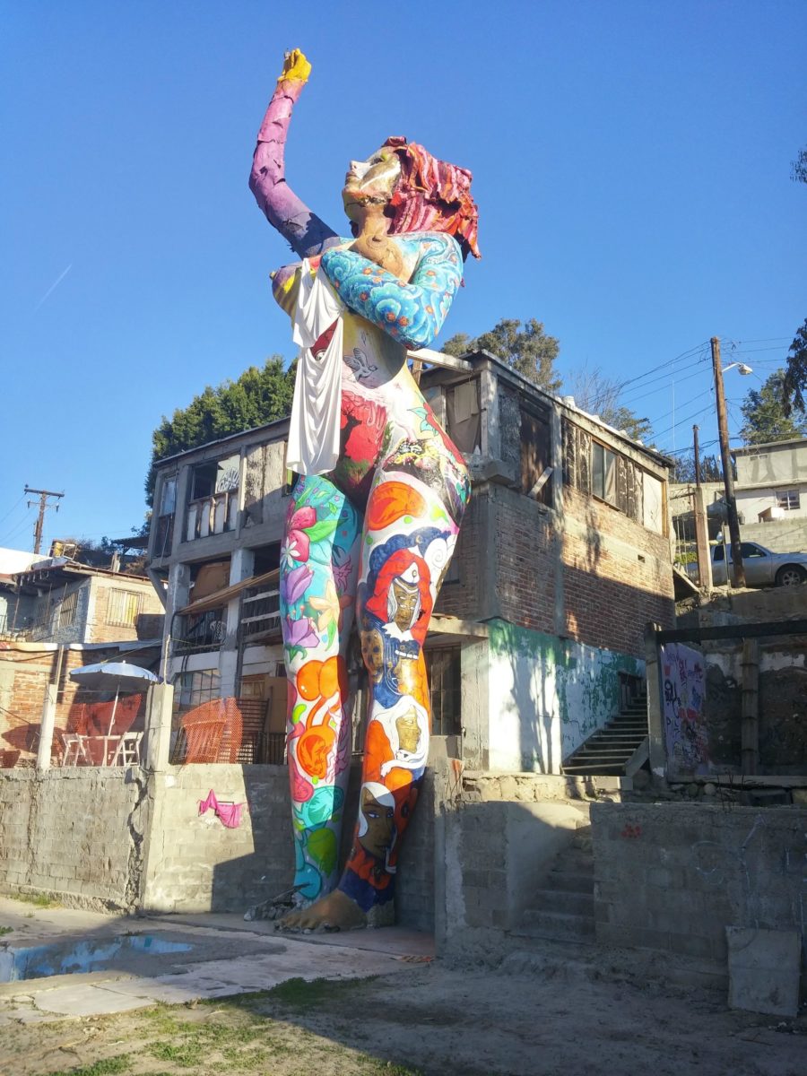 La casa gigante con forma de mujer en Tijuana - México Desconocido