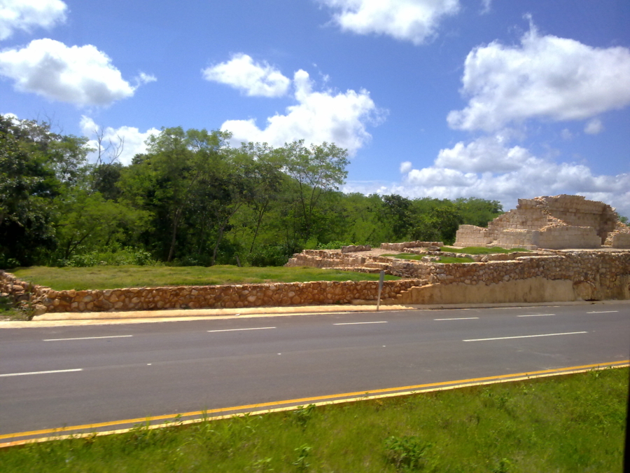 ruinas mayas carretera